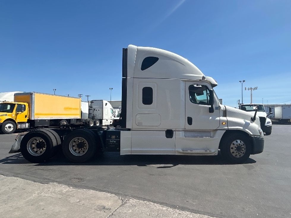 Sleeper Tractor-Heavy Duty Tractors-Freightliner-2019-Cascadia 12564ST-Las Vegas-NV-640,162\n\t\tmiles-$ 48,250 - Image 8