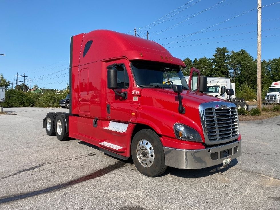 Sleeper Tractor-Heavy Duty Tractors-Freightliner-2019-Cascadia 12564ST-Londonderry-NH-537,280\n\t\tmiles-$ 51,750 - Image 1