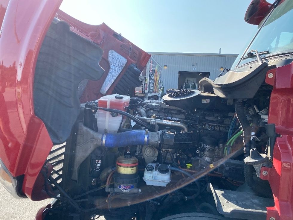 Sleeper Tractor-Heavy Duty Tractors-Freightliner-2019-Cascadia 12564ST-Londonderry-NH-537,280\n\t\tmiles-$ 51,750 - Image 21