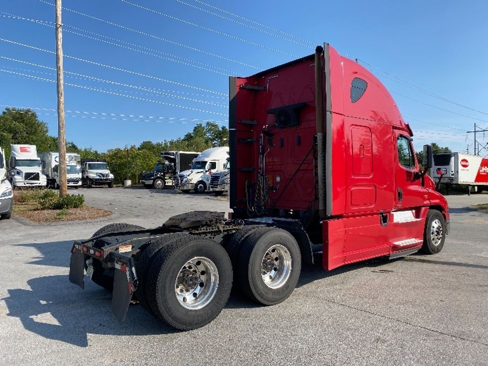 Sleeper Tractor-Heavy Duty Tractors-Freightliner-2019-Cascadia 12564ST-Londonderry-NH-537,280\n\t\tmiles-$ 51,750 - Image 7