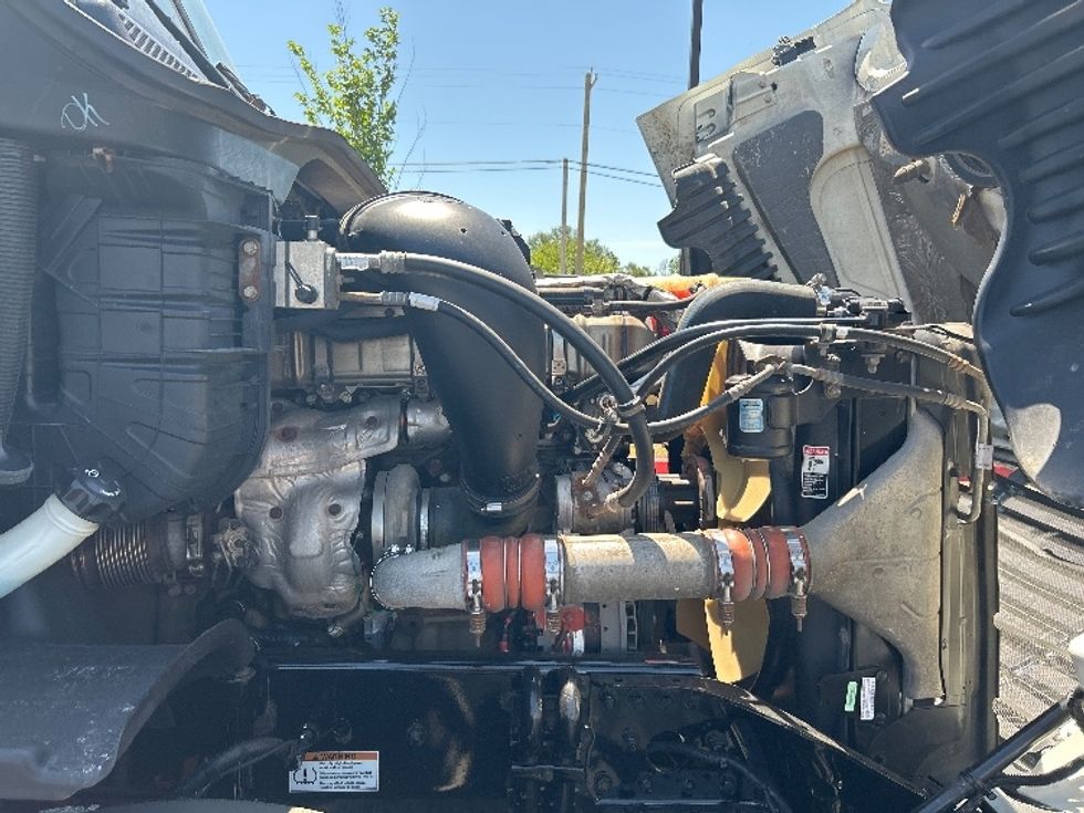 Sleeper Tractor-Heavy Duty Tractors-Freightliner-2019-Cascadia 12564ST-Lowell-AR-416,600\n\t\tmiles-$ 46,250 - Image 19