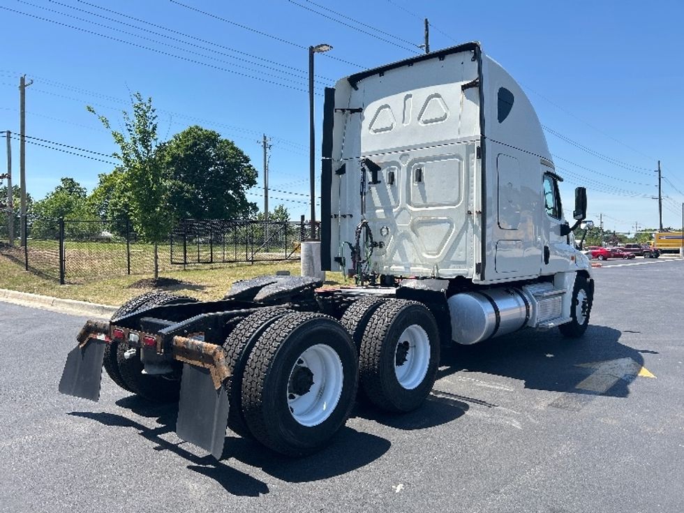 Sleeper Tractor-Heavy Duty Tractors-Freightliner-2019-Cascadia 12564ST-Lowell-AR-416,600\n\t\tmiles-$ 46,250 - Image 7