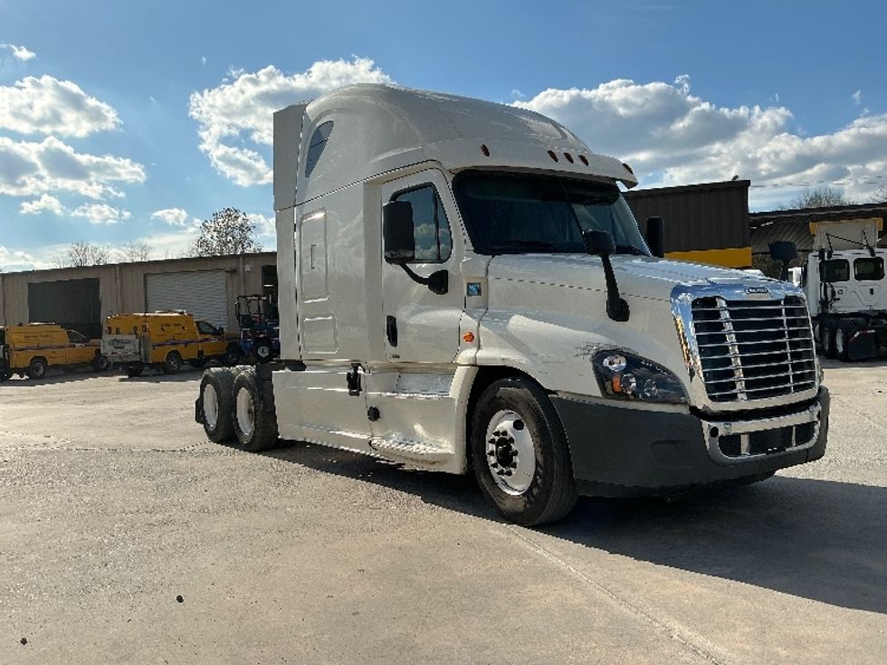 Sleeper Tractor-Heavy Duty Tractors-Freightliner-2019-Cascadia 12564ST-Macon-GA-531,438\n\t\tmiles-$ 51,250 - Image 1