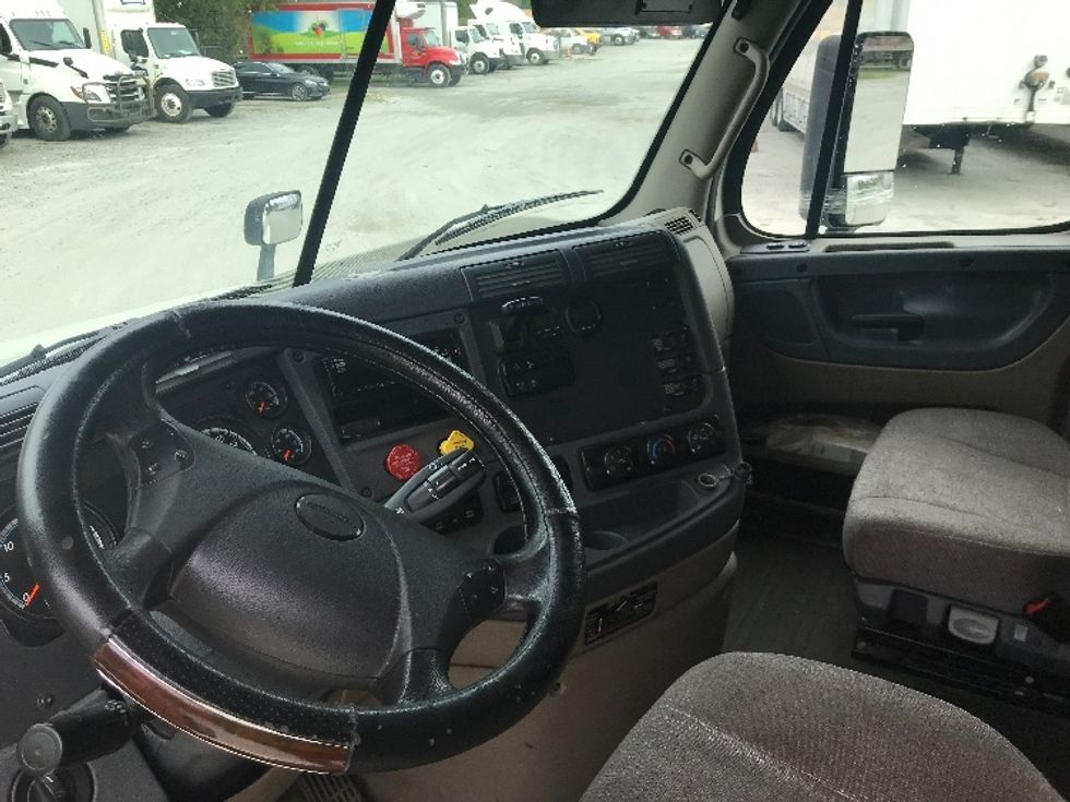 Sleeper Tractor-Heavy Duty Tractors-Freightliner-2019-Cascadia 12564ST-Macon-GA-531,438\n\t\tmiles-$ 51,250 - Image 10