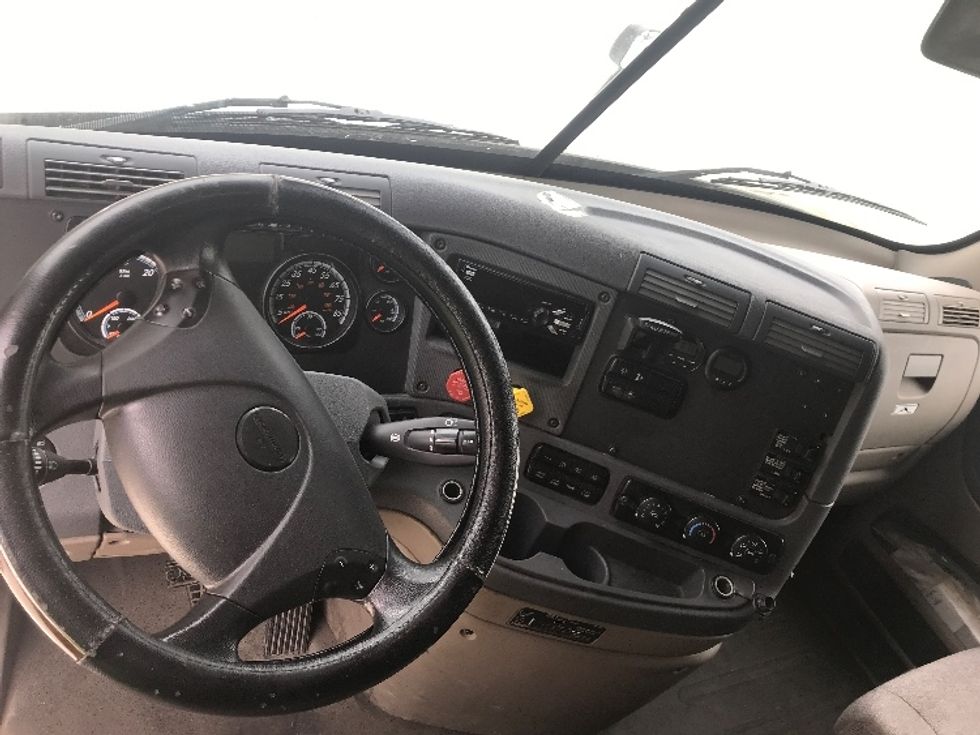 Sleeper Tractor-Heavy Duty Tractors-Freightliner-2019-Cascadia 12564ST-Macon-GA-531,438\n\t\tmiles-$ 51,250 - Image 11