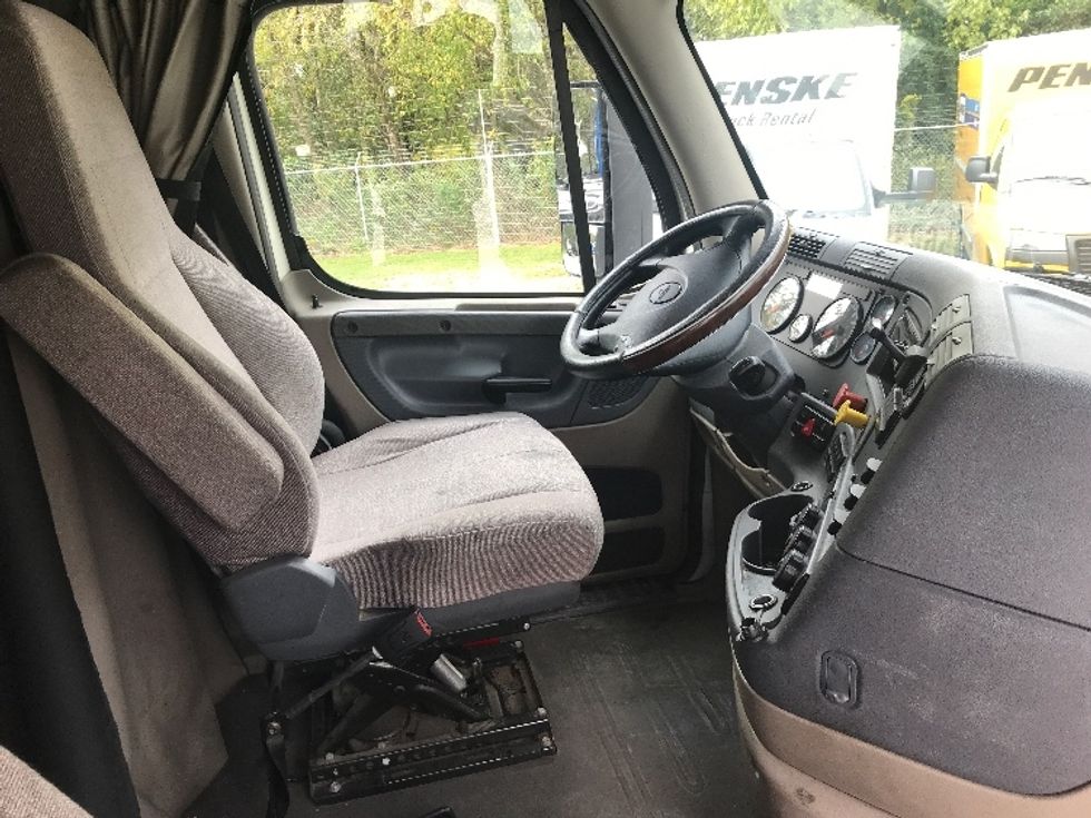 Sleeper Tractor-Heavy Duty Tractors-Freightliner-2019-Cascadia 12564ST-Macon-GA-531,438\n\t\tmiles-$ 51,250 - Image 15