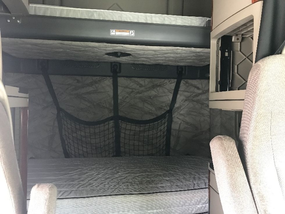 Sleeper Tractor-Heavy Duty Tractors-Freightliner-2019-Cascadia 12564ST-Macon-GA-531,438\n\t\tmiles-$ 51,250 - Image 16