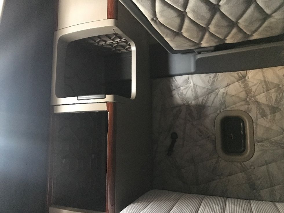 Sleeper Tractor-Heavy Duty Tractors-Freightliner-2019-Cascadia 12564ST-Macon-GA-531,438\n\t\tmiles-$ 51,250 - Image 19