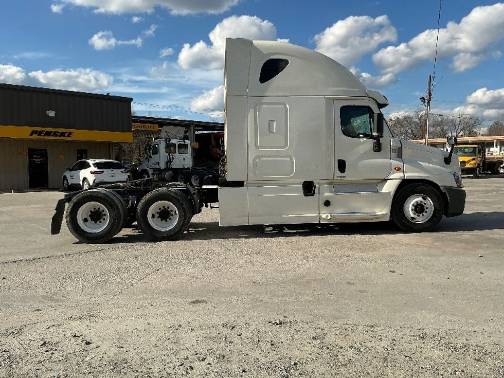 Sleeper Tractor-Heavy Duty Tractors-Freightliner-2019-Cascadia 12564ST-Macon-GA-531,438\n\t\tmiles-$ 51,250 - Image 8