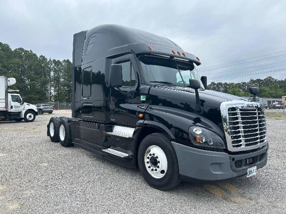 Sleeper Tractor-Heavy Duty Tractors-Freightliner-2019-Cascadia 12564ST-Mebane-NC-426,257\n\t\tmiles-$ 55,250 - Image 1