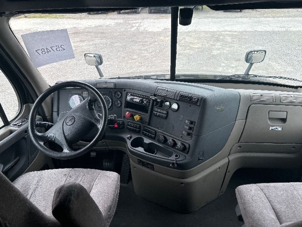 Sleeper Tractor-Heavy Duty Tractors-Freightliner-2019-Cascadia 12564ST-Mebane-NC-426,257\n\t\tmiles-$ 55,250 - Image 11