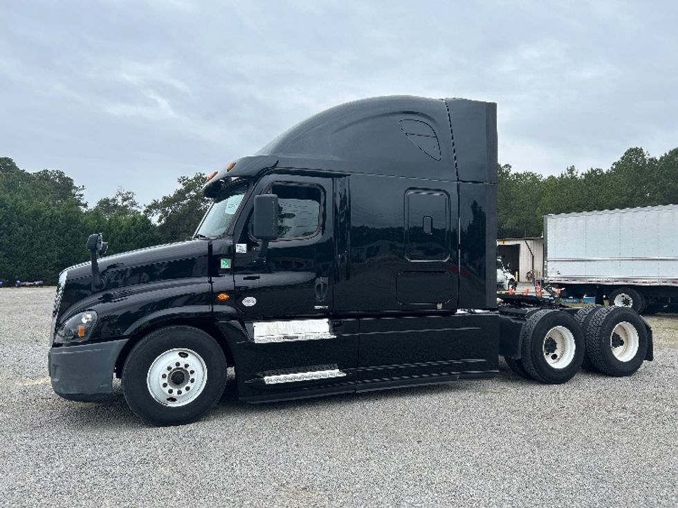 Sleeper Tractor-Heavy Duty Tractors-Freightliner-2019-Cascadia 12564ST-Mebane-NC-426,257\n\t\tmiles-$ 55,250 - Image 4