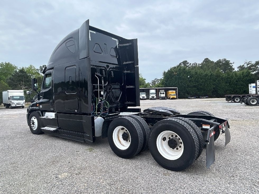 Sleeper Tractor-Heavy Duty Tractors-Freightliner-2019-Cascadia 12564ST-Mebane-NC-426,257\n\t\tmiles-$ 55,250 - Image 5