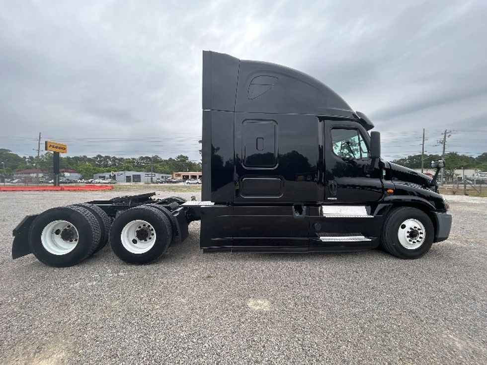 Sleeper Tractor-Heavy Duty Tractors-Freightliner-2019-Cascadia 12564ST-Mebane-NC-426,257\n\t\tmiles-$ 55,250 - Image 8