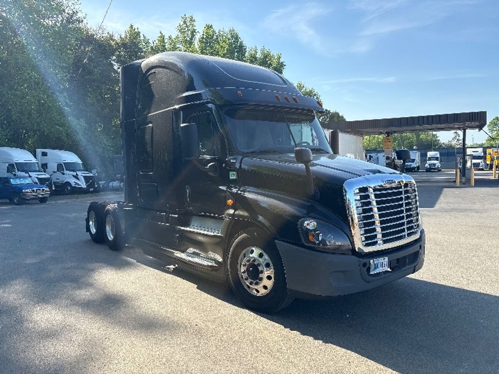 Sleeper Tractor-Heavy Duty Tractors-Freightliner-2019-Cascadia 12564ST-Mebane-NC-505,891\n\t\tmiles-$ 48,750 - Image 1