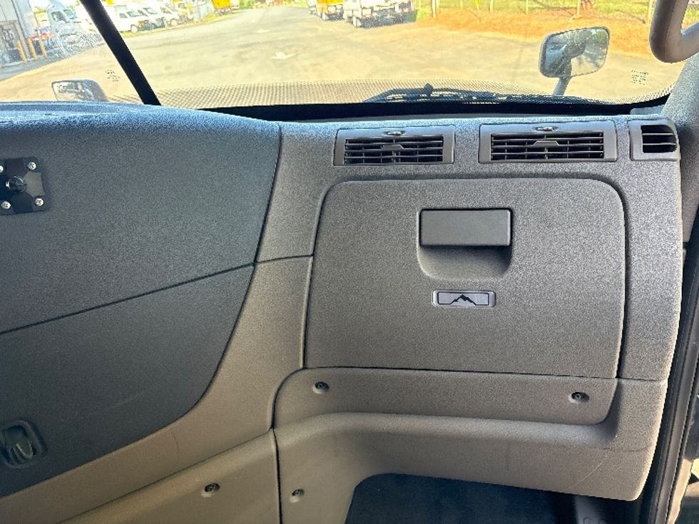 Sleeper Tractor-Heavy Duty Tractors-Freightliner-2019-Cascadia 12564ST-Mebane-NC-505,891\n\t\tmiles-$ 48,750 - Image 14