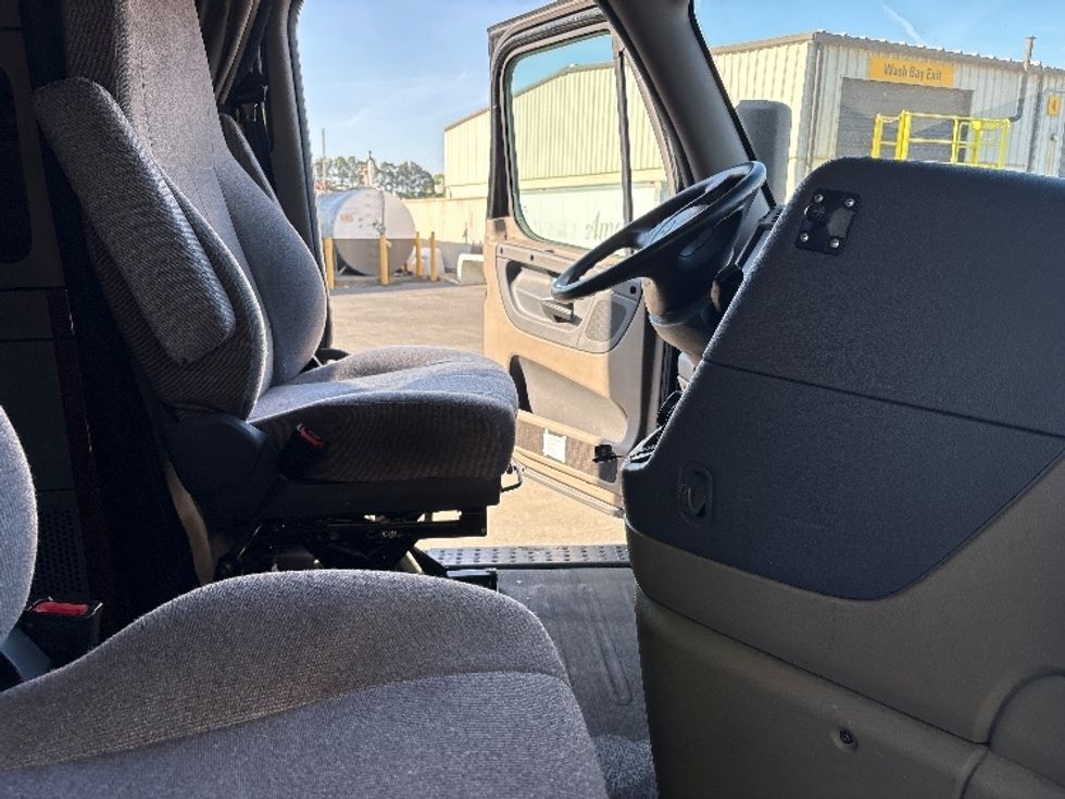 Sleeper Tractor-Heavy Duty Tractors-Freightliner-2019-Cascadia 12564ST-Mebane-NC-505,891\n\t\tmiles-$ 48,750 - Image 15