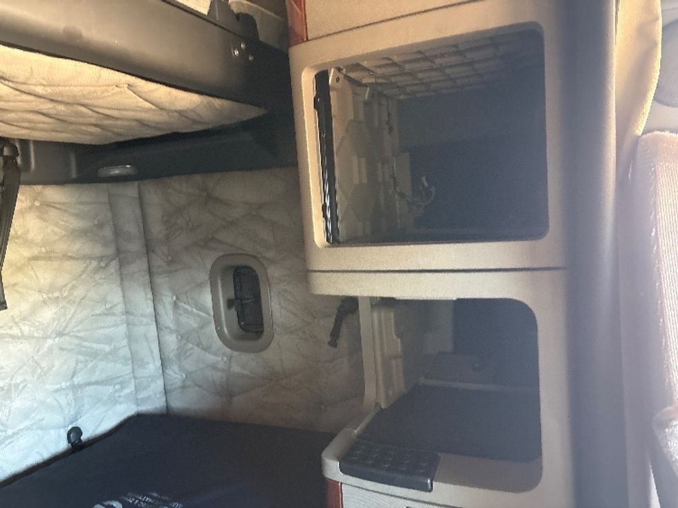 Sleeper Tractor-Heavy Duty Tractors-Freightliner-2019-Cascadia 12564ST-Mebane-NC-505,891\n\t\tmiles-$ 48,750 - Image 18