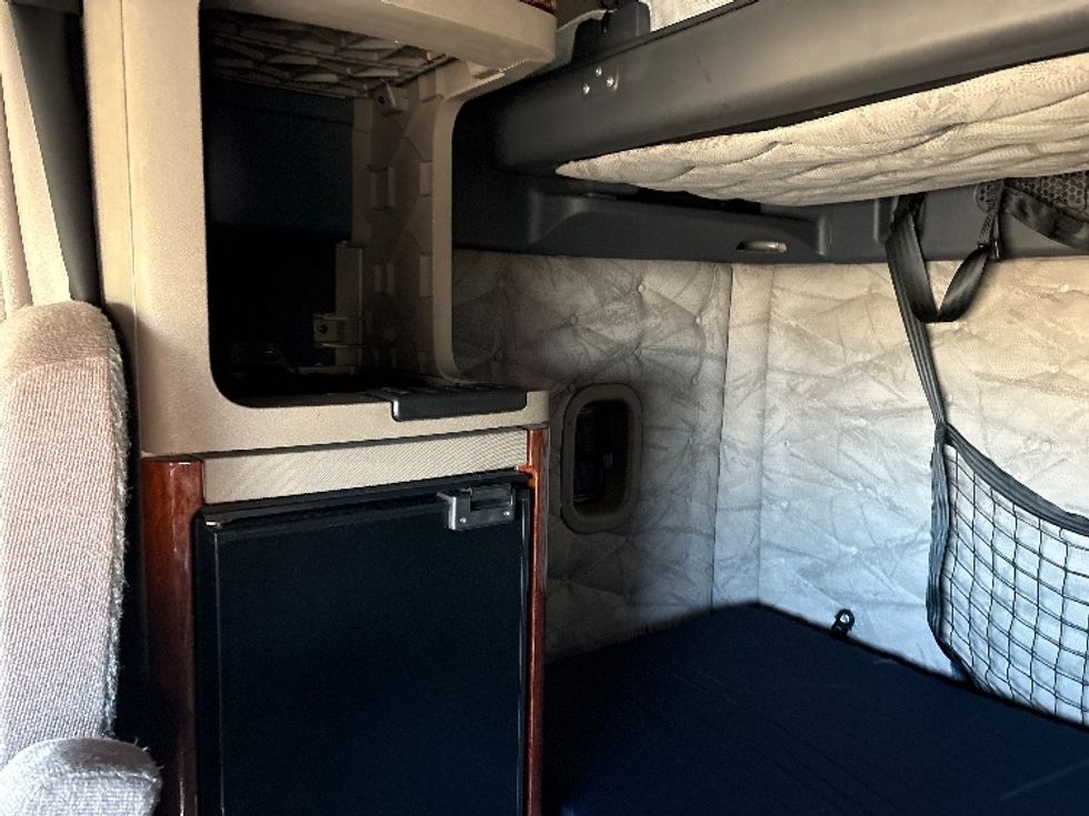 Sleeper Tractor-Heavy Duty Tractors-Freightliner-2019-Cascadia 12564ST-Mebane-NC-505,891\n\t\tmiles-$ 48,750 - Image 19