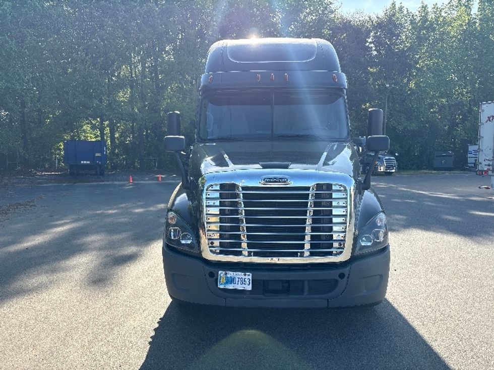 Sleeper Tractor-Heavy Duty Tractors-Freightliner-2019-Cascadia 12564ST-Mebane-NC-505,891\n\t\tmiles-$ 48,750 - Image 2