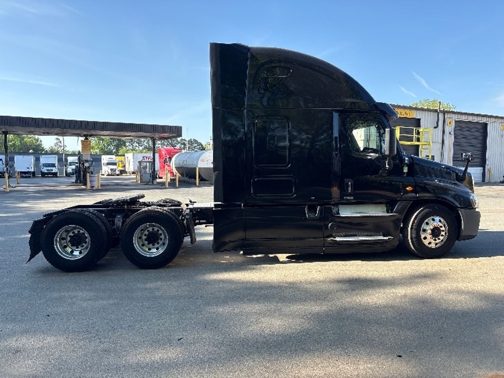 Sleeper Tractor-Heavy Duty Tractors-Freightliner-2019-Cascadia 12564ST-Mebane-NC-505,891\n\t\tmiles-$ 48,750 - Image 8