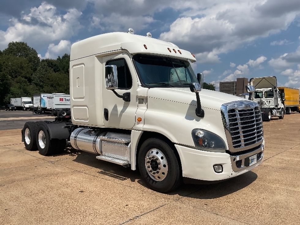 Sleeper Tractor-Heavy Duty Tractors-Freightliner-2019-Cascadia 12564ST-Memphis-TN-539,800\n\t\tmiles-$ 50,750 - Image 1