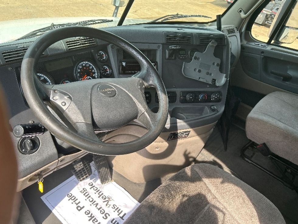 Sleeper Tractor-Heavy Duty Tractors-Freightliner-2019-Cascadia 12564ST-Memphis-TN-539,800\n\t\tmiles-$ 50,750 - Image 10