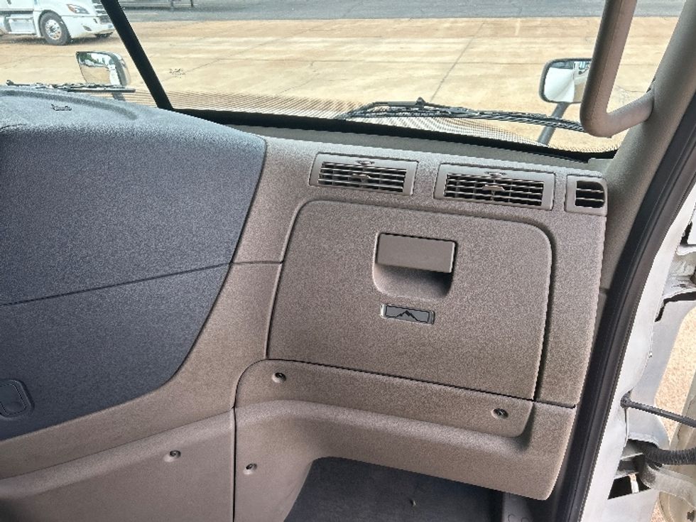 Sleeper Tractor-Heavy Duty Tractors-Freightliner-2019-Cascadia 12564ST-Memphis-TN-539,800\n\t\tmiles-$ 50,750 - Image 14
