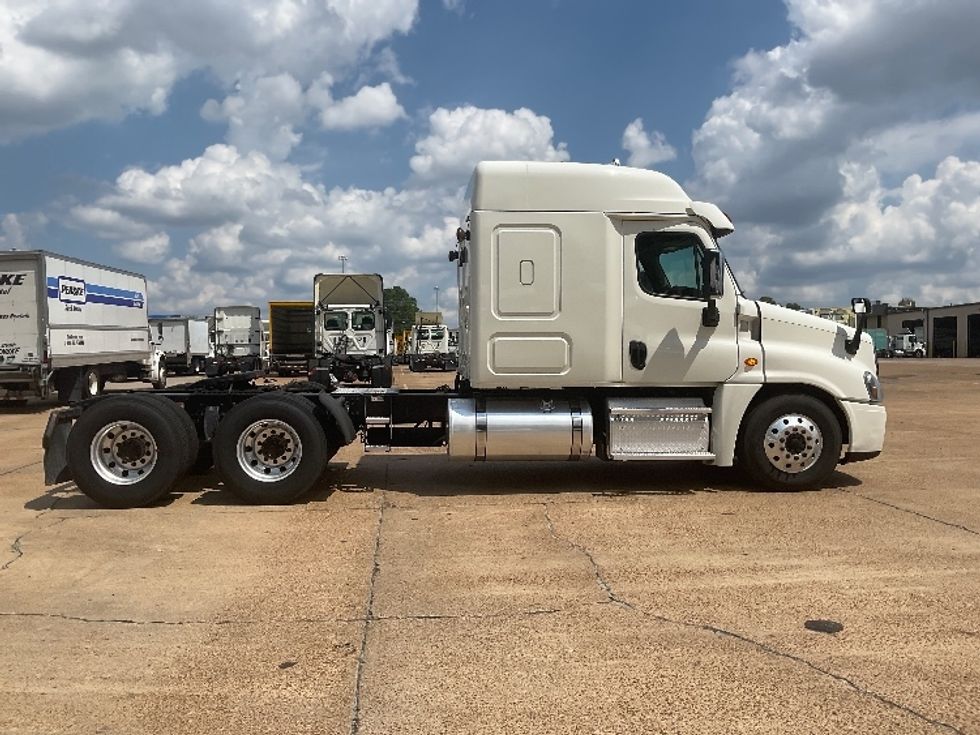 Sleeper Tractor-Heavy Duty Tractors-Freightliner-2019-Cascadia 12564ST-Memphis-TN-539,800\n\t\tmiles-$ 50,750 - Image 8