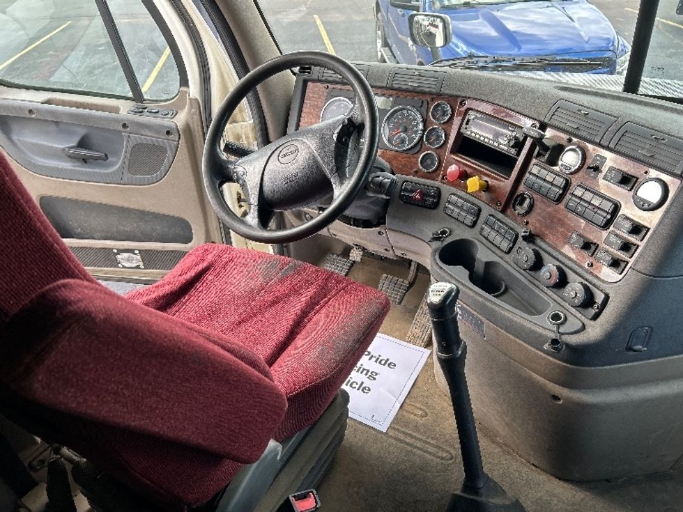 Sleeper Tractor-Heavy Duty Tractors-Freightliner-2019-Cascadia 12564ST-Milwaukee-WI-487,287\n\t\tmiles-$ 50,500 - Image 15