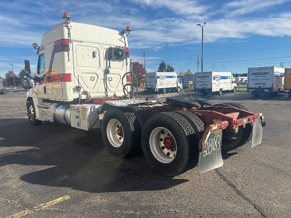 Sleeper Tractor-Heavy Duty Tractors-Freightliner-2019-Cascadia 12564ST-Milwaukee-WI-487,287\n\t\tmiles-$ 50,500 - Image 5
