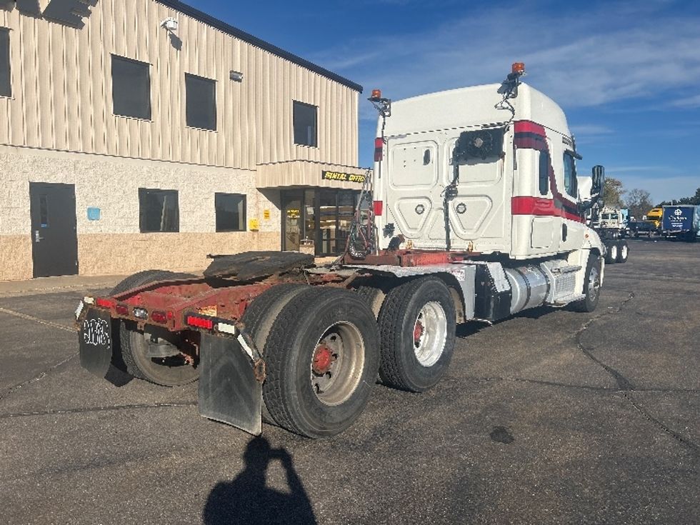 Sleeper Tractor-Heavy Duty Tractors-Freightliner-2019-Cascadia 12564ST-Milwaukee-WI-487,287\n\t\tmiles-$ 50,500 - Image 7