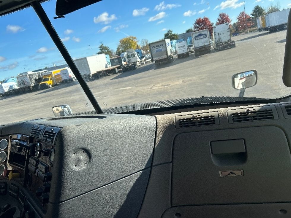 Sleeper Tractor-Heavy Duty Tractors-Freightliner-2019-Cascadia 12564ST-Milwaukee-WI-511,260\n\t\tmiles-$ 49,500 - Image 14