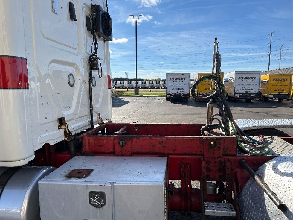 Sleeper Tractor-Heavy Duty Tractors-Freightliner-2019-Cascadia 12564ST-Milwaukee-WI-511,260\n\t\tmiles-$ 49,500 - Image 22