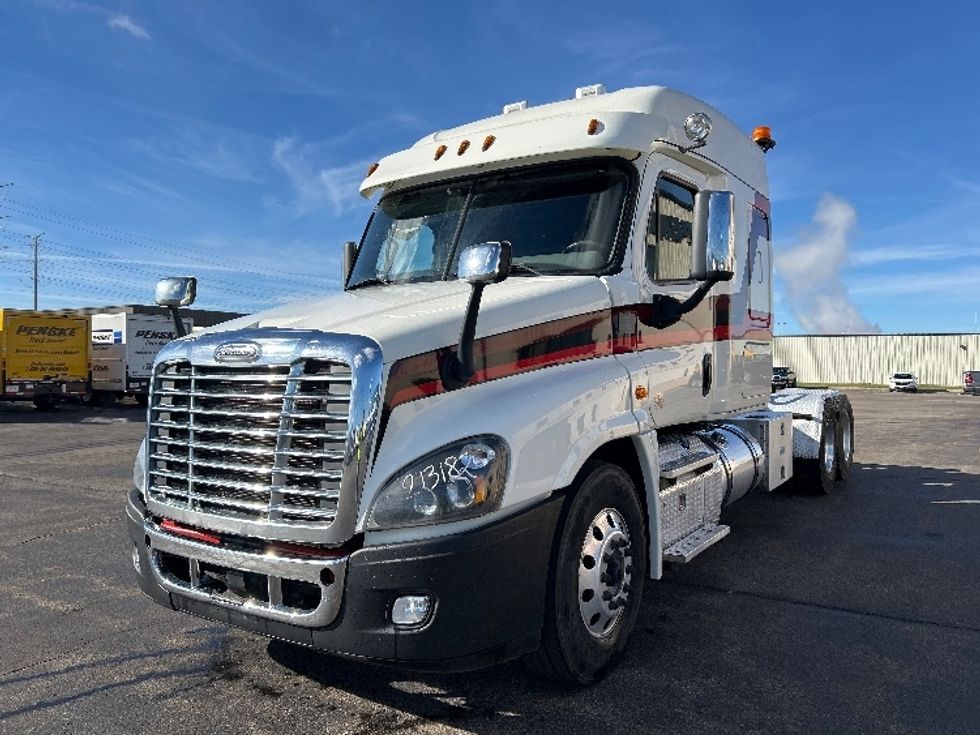 Sleeper Tractor-Heavy Duty Tractors-Freightliner-2019-Cascadia 12564ST-Milwaukee-WI-511,260\n\t\tmiles-$ 49,500 - Image 3