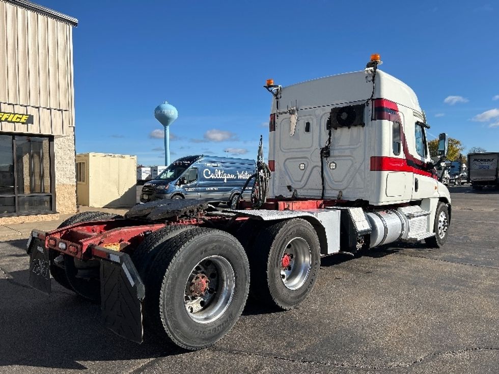 Sleeper Tractor-Heavy Duty Tractors-Freightliner-2019-Cascadia 12564ST-Milwaukee-WI-511,260\n\t\tmiles-$ 49,500 - Image 7