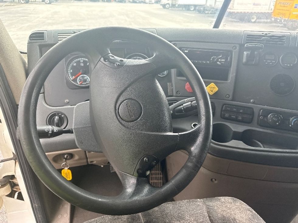 Sleeper Tractor-Heavy Duty Tractors-Freightliner-2019-Cascadia 12564ST-Mobile-AL-476,607\n\t\tmiles-$ 53,000 - Image 11