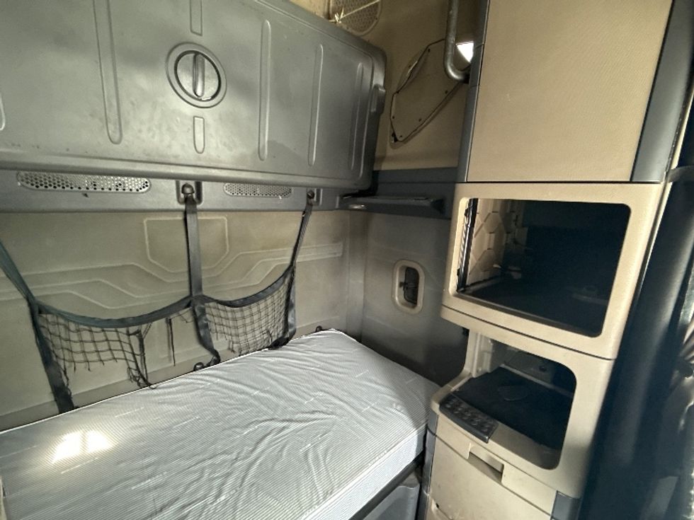 Sleeper Tractor-Heavy Duty Tractors-Freightliner-2019-Cascadia 12564ST-Mobile-AL-476,607\n\t\tmiles-$ 53,000 - Image 18