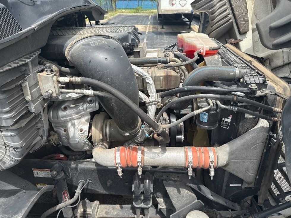 Sleeper Tractor-Heavy Duty Tractors-Freightliner-2019-Cascadia 12564ST-Mobile-AL-476,607\n\t\tmiles-$ 53,000 - Image 20