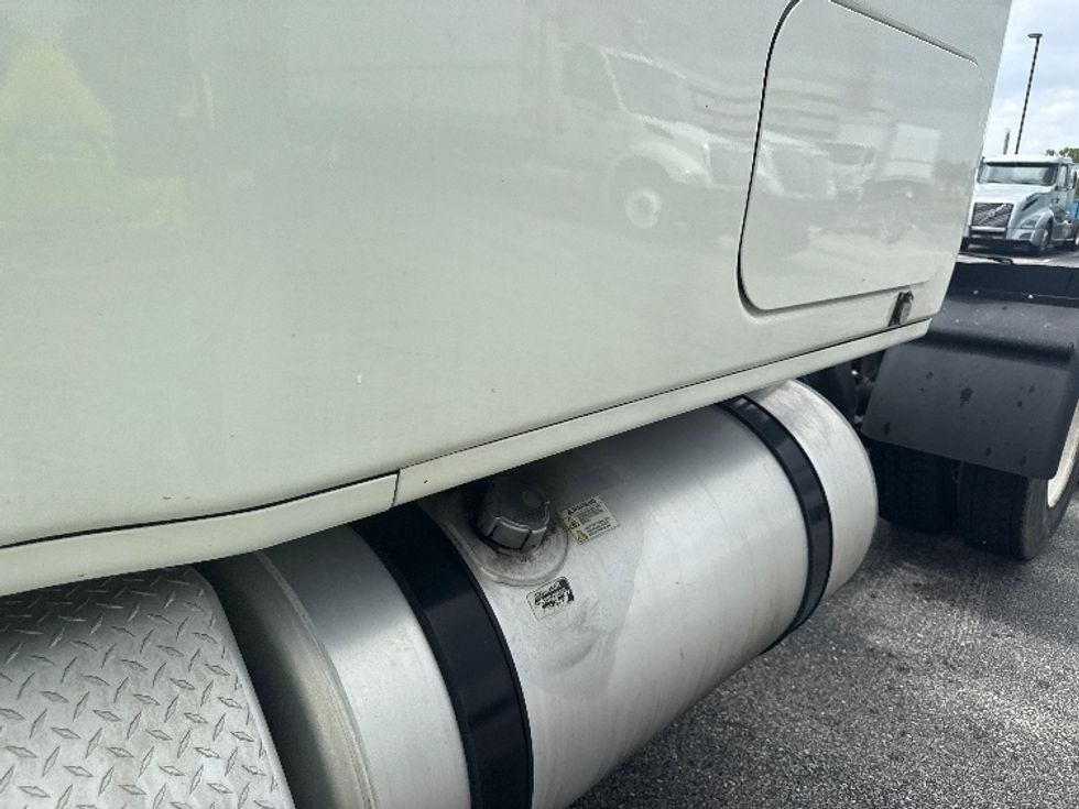 Sleeper Tractor-Heavy Duty Tractors-Freightliner-2019-Cascadia 12564ST-Mobile-AL-476,607\n\t\tmiles-$ 53,000 - Image 25