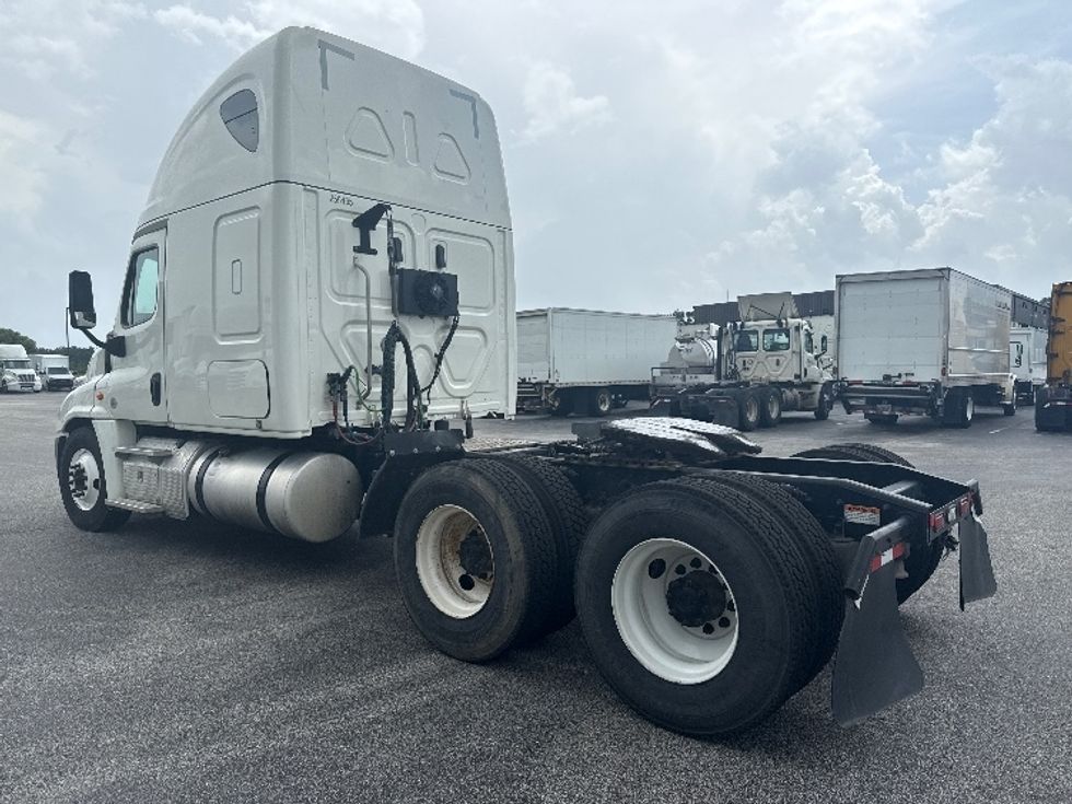 Sleeper Tractor-Heavy Duty Tractors-Freightliner-2019-Cascadia 12564ST-Mobile-AL-476,607\n\t\tmiles-$ 53,000 - Image 5
