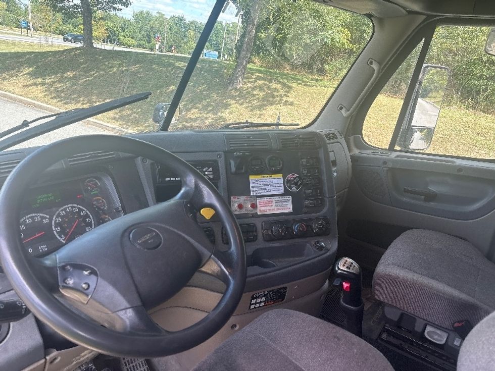Sleeper Tractor-Heavy Duty Tractors-Freightliner-2019-Cascadia 12564ST-Montgomery-NY-256,296\n\t\tmiles-$ 68,750 - Image 10