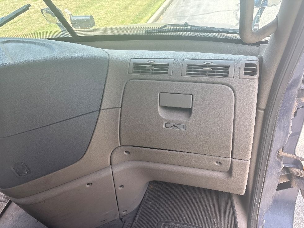 Sleeper Tractor-Heavy Duty Tractors-Freightliner-2019-Cascadia 12564ST-Montgomery-NY-256,296\n\t\tmiles-$ 68,750 - Image 14