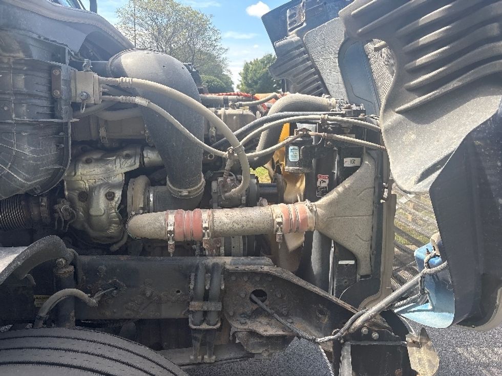 Sleeper Tractor-Heavy Duty Tractors-Freightliner-2019-Cascadia 12564ST-Montgomery-NY-256,296\n\t\tmiles-$ 68,750 - Image 20