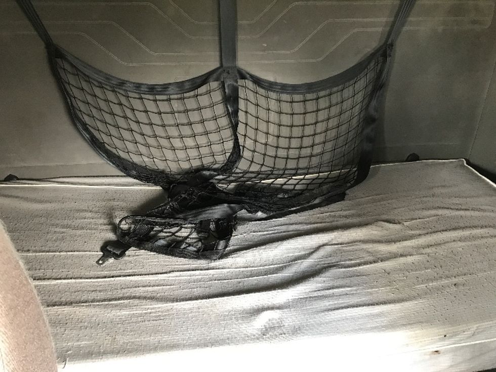 Sleeper Tractor-Heavy Duty Tractors-Freightliner-2019-Cascadia 12564ST-Montreal-PQ-825,016\n\t\tkm-$ 56,250 - Image 16