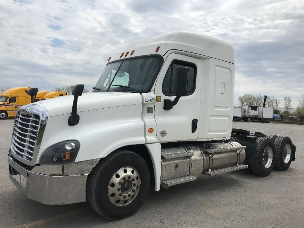 Sleeper Tractor-Heavy Duty Tractors-Freightliner-2019-Cascadia 12564ST-Montreal-PQ-825,016\n\t\tkm-$ 56,250 - Image 3