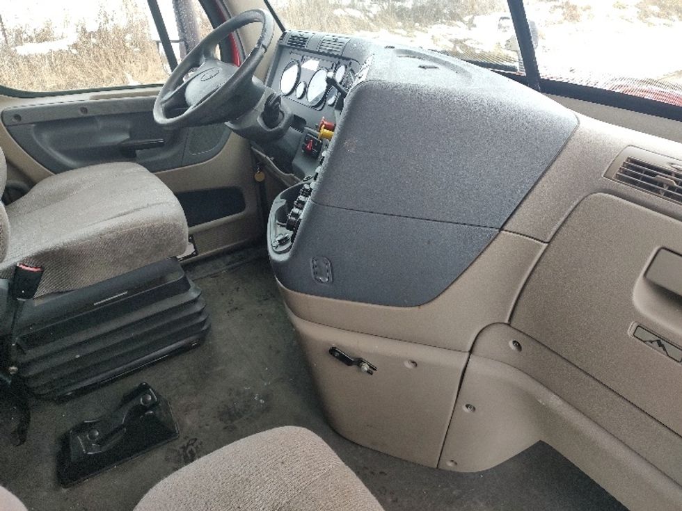 Sleeper Tractor-Heavy Duty Tractors-Freightliner-2019-Cascadia 12564ST-Mount Hope-OH-601,077\n\t\tmiles-$ 51,000 - Image 15