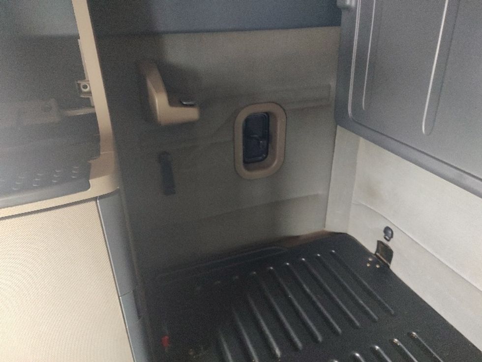 Sleeper Tractor-Heavy Duty Tractors-Freightliner-2019-Cascadia 12564ST-Mount Hope-OH-601,077\n\t\tmiles-$ 51,000 - Image 18