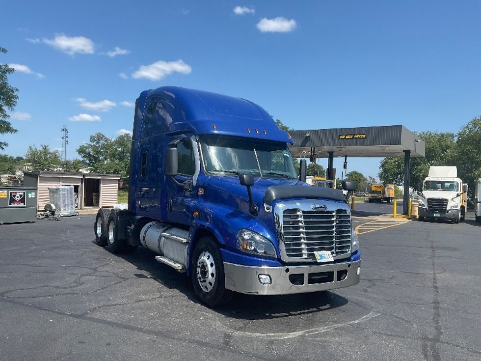 Sleeper Tractor-Heavy Duty Tractors-Freightliner-2019-Cascadia 12564ST-New Castle-DE-618,554\n\t\tmiles-$ 48,750 - Image 1