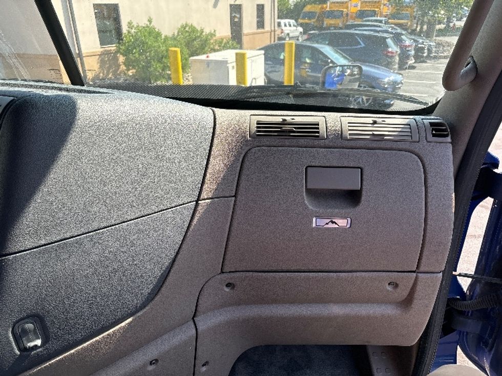 Sleeper Tractor-Heavy Duty Tractors-Freightliner-2019-Cascadia 12564ST-New Castle-DE-618,554\n\t\tmiles-$ 48,750 - Image 12